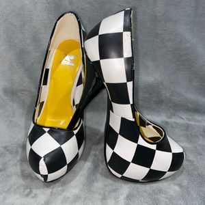 Checkered stilettos